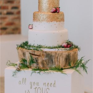 My Pretty Vintage All You Need Is Love Wedding Cake