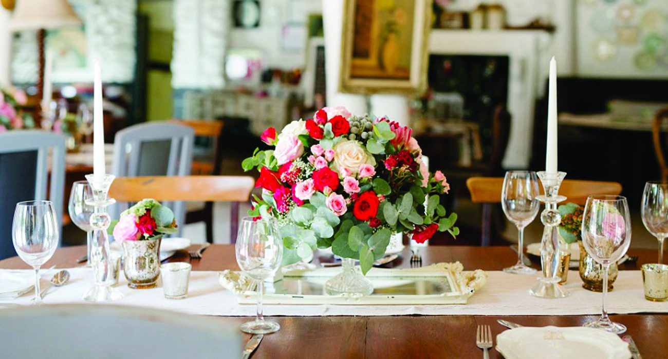 Pretty Vintage Floral Table Decor, My Pretty Vintage Wedding Stylists, Event Planners & Décor Hire, located in Paarl