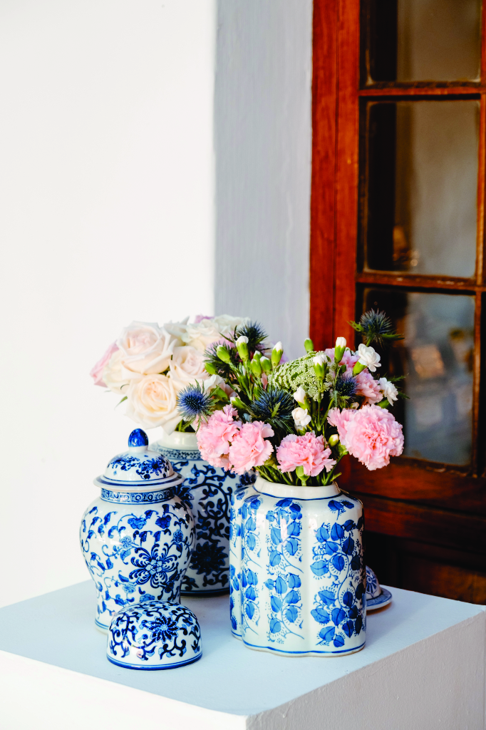 My Pretty Vintage Décor Stylist & Hire Delft Blue Ming Corfu Noida Vaese and Pots, Crystals with colourful flowers